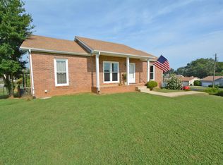 418 Sandburg Dr, Clarksville, TN