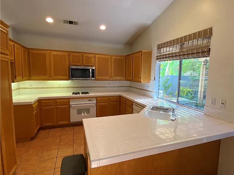 27 Colony Way — Photo 5
