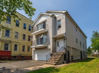305 W Runyon St, Newark City, NJ 07108