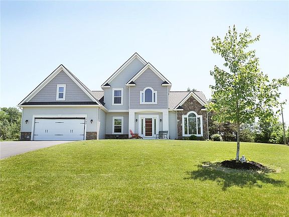 2nd image of 1795 Estate Dr