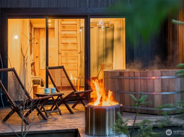 166 Crescent Beach Drive, Packwood, WA 98361