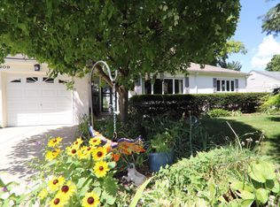 209 S Glenwood Pl, Aurora, IL