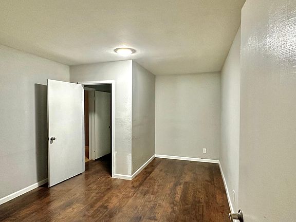 3rd image of 1369 Quesada Ave