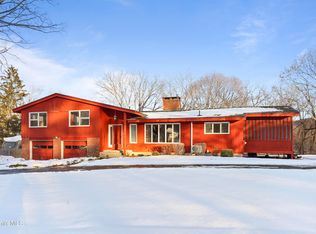 43 Palomino Dr, Pittsfield, MA 01201