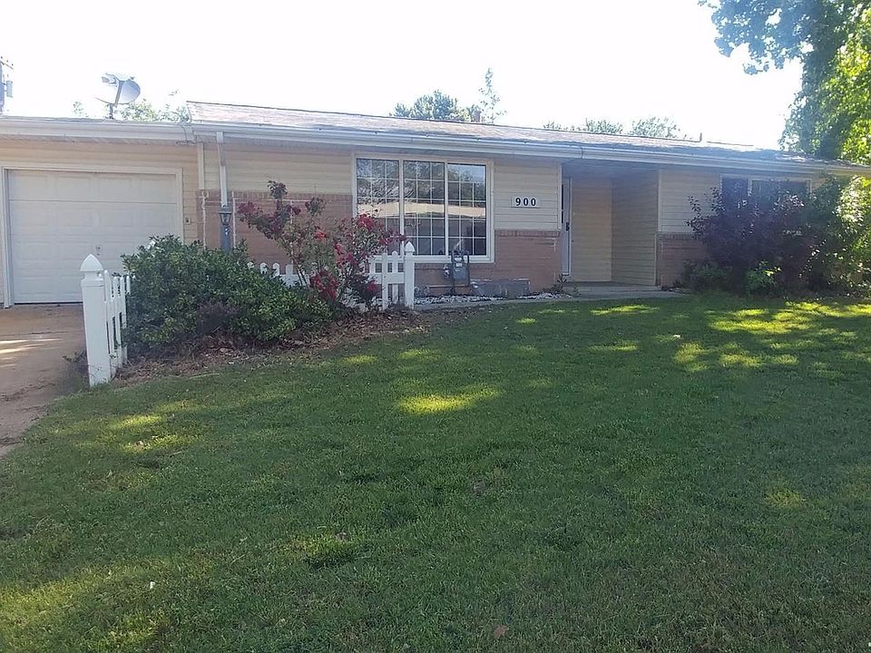 1st image of 900 Merrily Dr