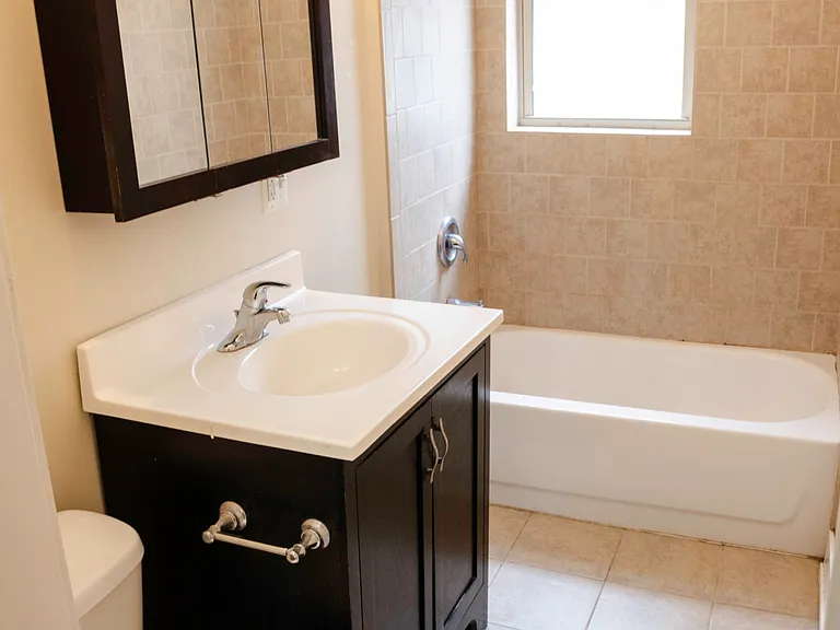 1920 W Winona St #1 — Photo 8