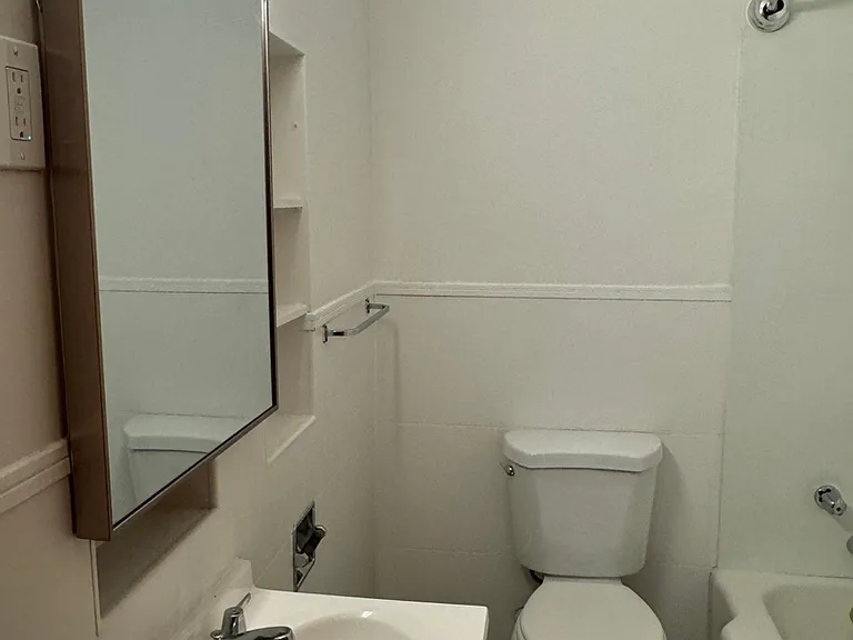 1806 W Pacific Ave — Photo 16