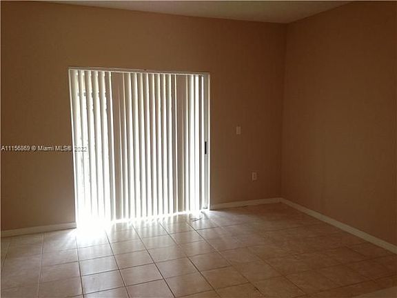 4th image of 2210 SE 25th Ave #2210