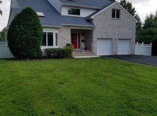 2 Partridge Run, Clark, NJ 07066