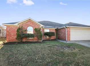 618 Coal Creek Dr, Mansfield, TX 76063