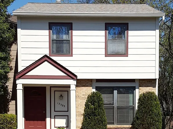 13385 Hiddendale Ln, Ballwin, MO 63021