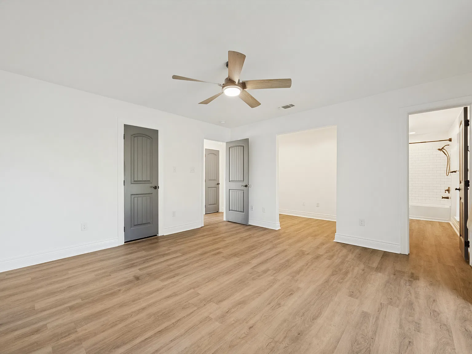 3 bed, 1614 sqft, $2,400 — Photo 2