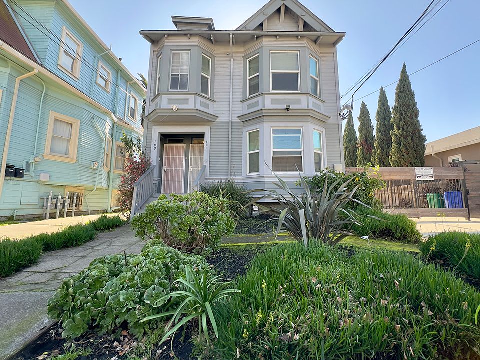 1st image of 711 32nd St
