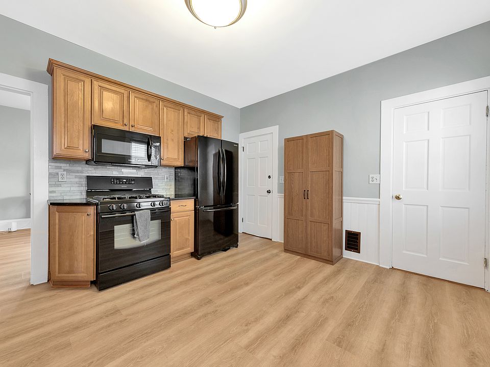 Eat in Kitchen