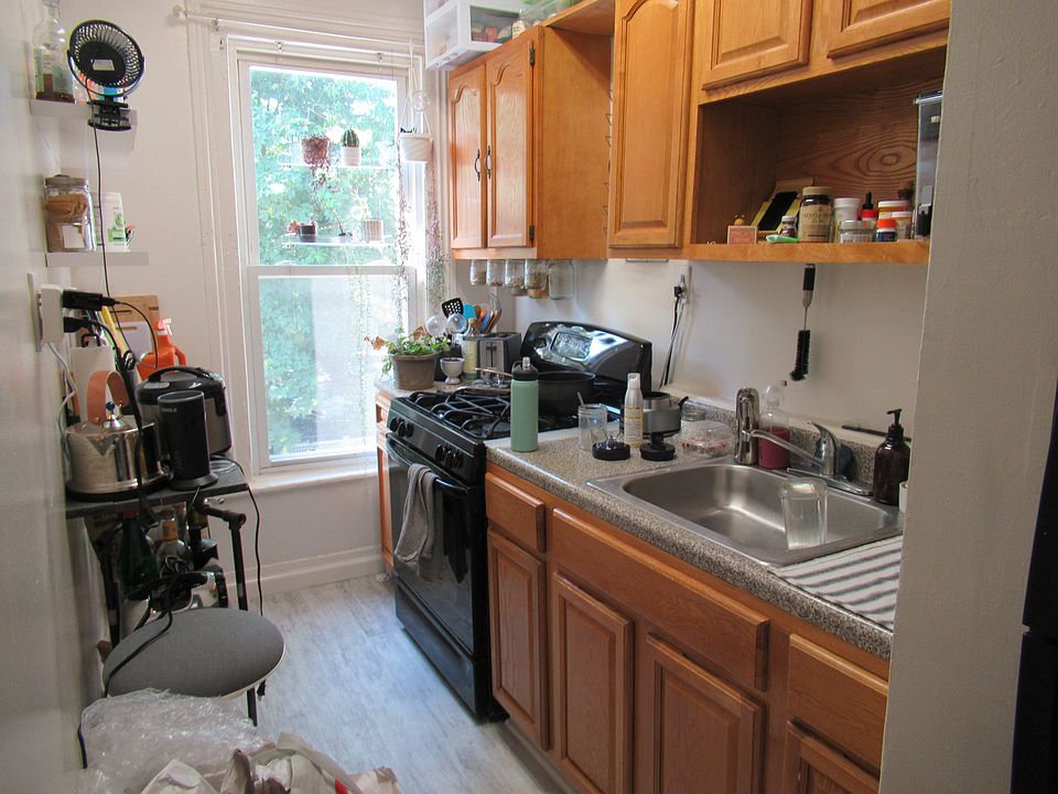 1st image of 353 Franklin Ave APT 3