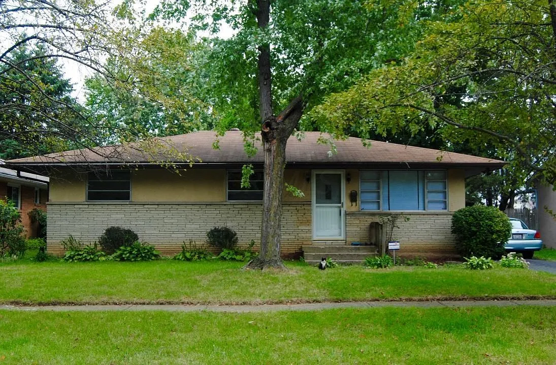 1738 Bostwick Rd photo 1
