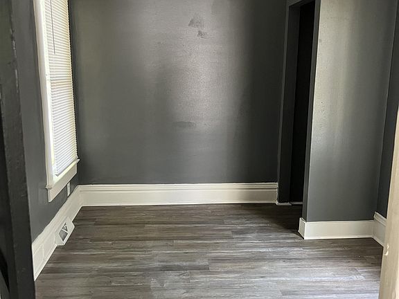 3rd image of 901 E Arcadia Ave