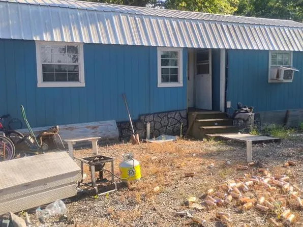 551 Vista Dr, Hayti, MO 63851