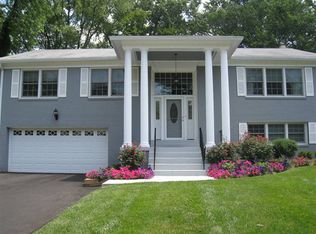 8010 Falstaff Rd, Mc Lean, VA 22102