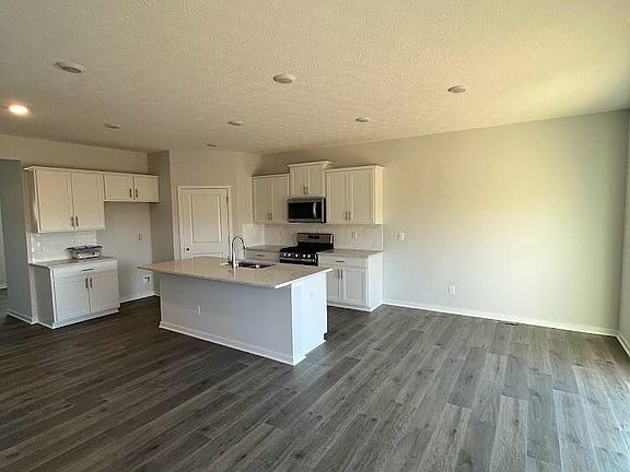 3rd image of 51 Colquitt Ct