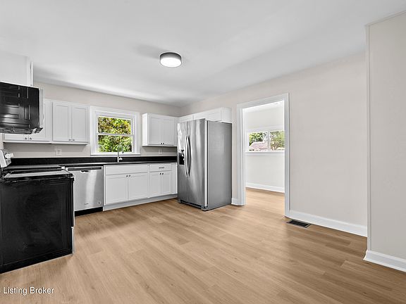 5th image of 5001 Graston Ave