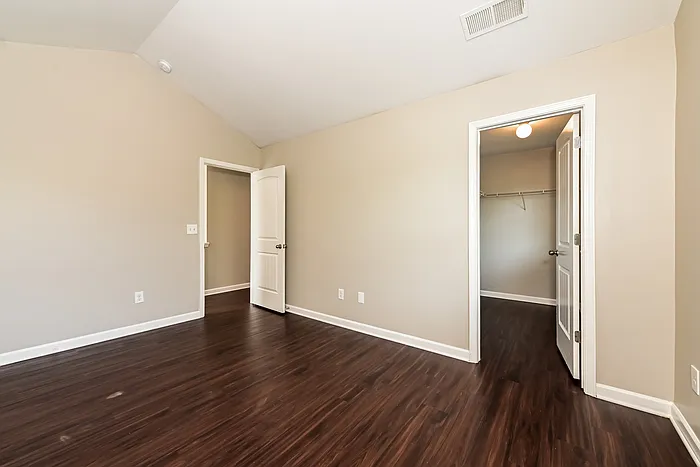 166 Biscayne Ter — Photo 13