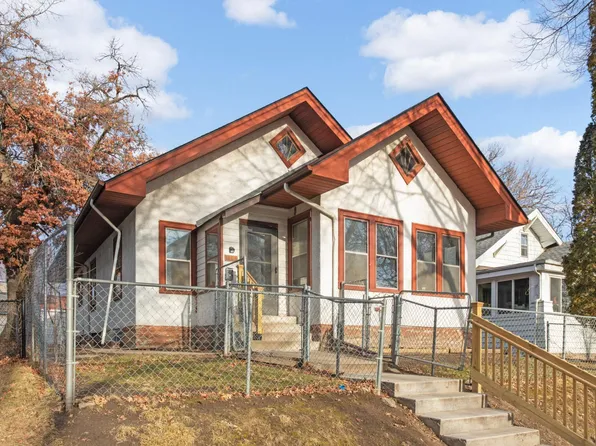 1558 Hillside Ave N, Minneapolis, MN 55411