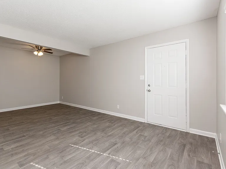 Northwoods Apartments — Photo 10