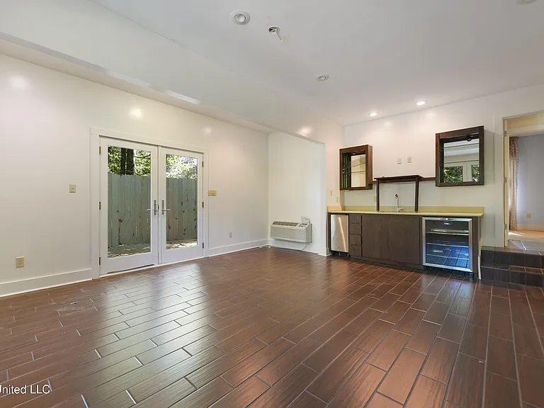 1220 Sunset Ave — Photo 14