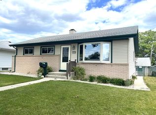 6652 S 20th St, Milwaukee, WI 53221