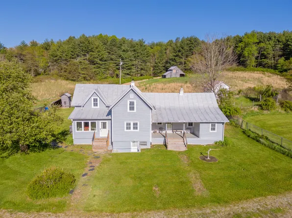 2012 Stonewall Rd NE, Check, VA 24072