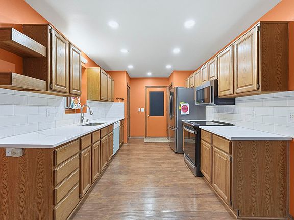 4th image of 8228 Victoria Woods Pl