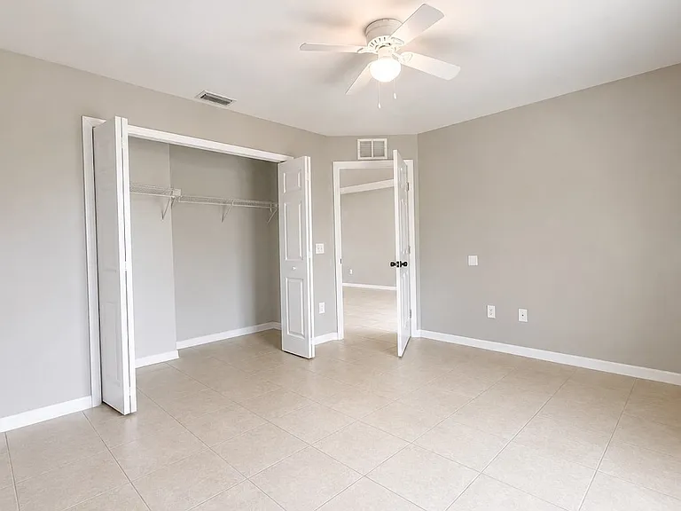 525 SE 4th Terrace Cpe — Photo 9