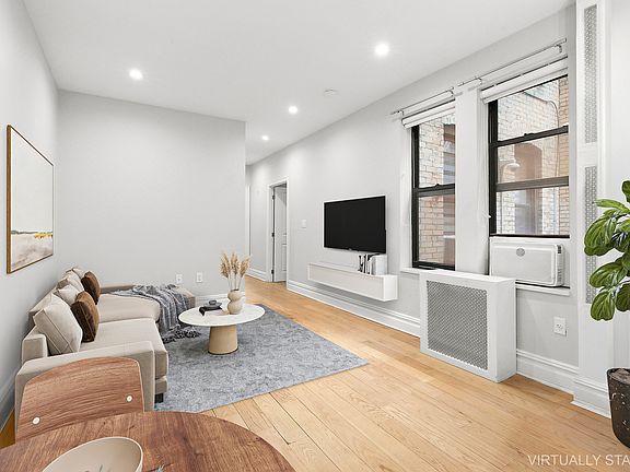 3rd image of 961 Washington Ave #1I