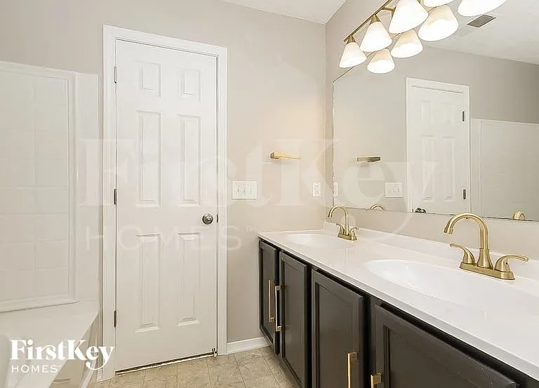 6001 Burnett Cir — Photo 10