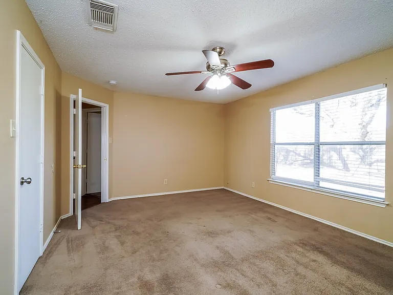 6942 Saharastone Dr — Photo 10