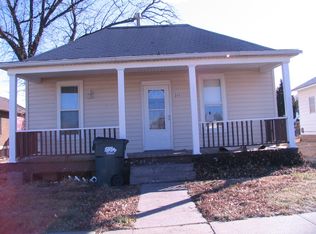 211 E 5th St, Hoisington, KS 67544