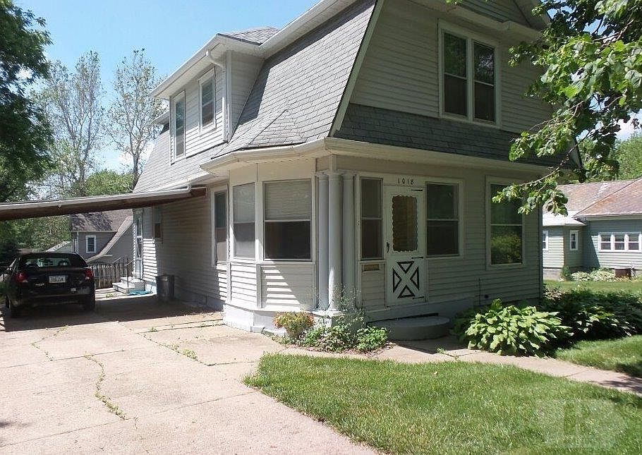 1st image of 1018 E Joy St