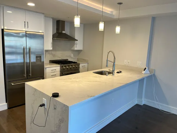 262 Monsignor Obrien Hwy APT 302, Cambridge, MA 02141