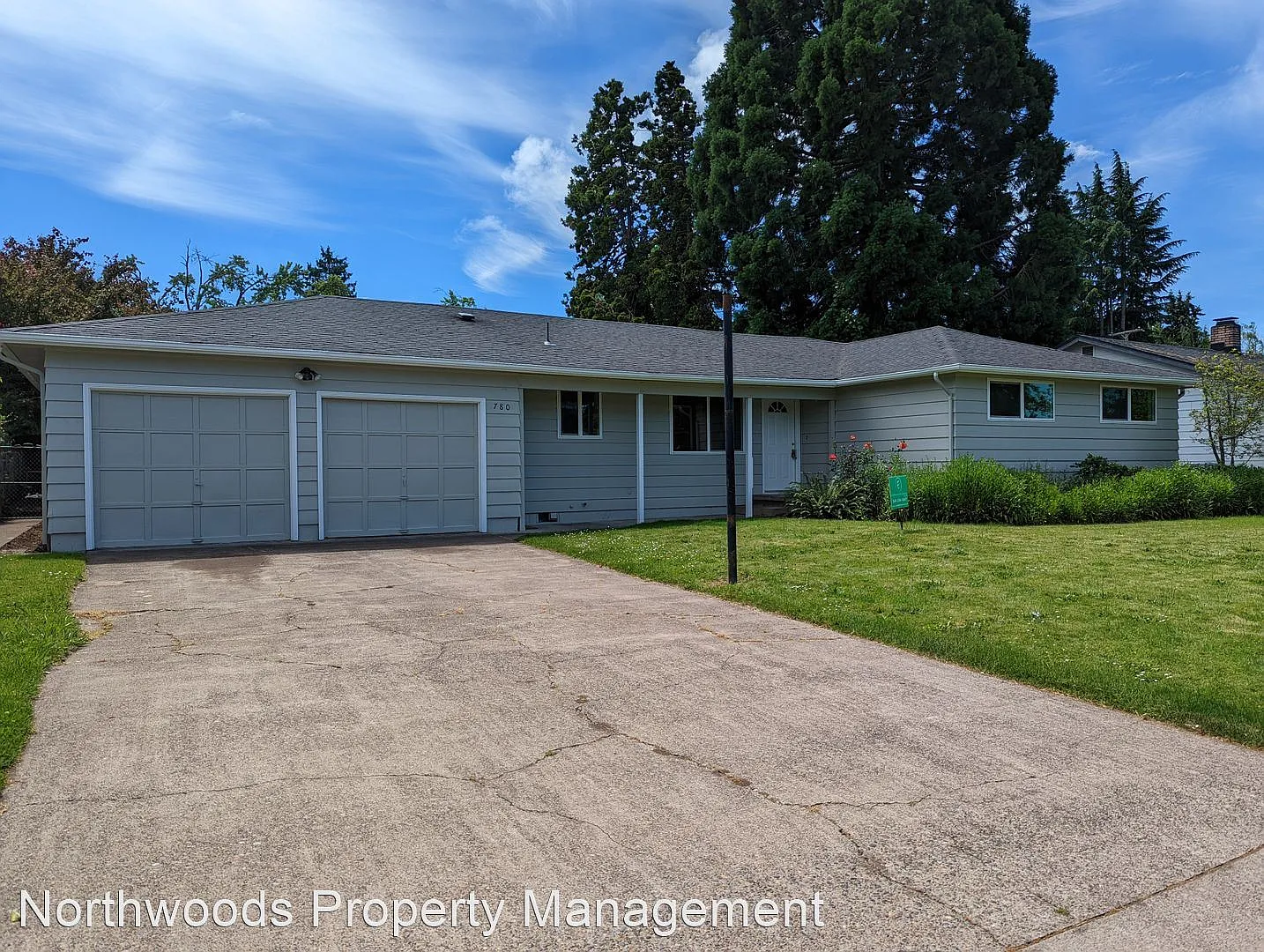 780 Sunview St photo 1