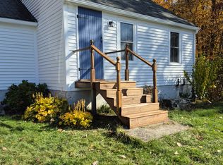 93 Ledgewood Dr, Falmouth, ME 04105
