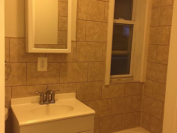 4th image of 6117 Hudson Ave #2A