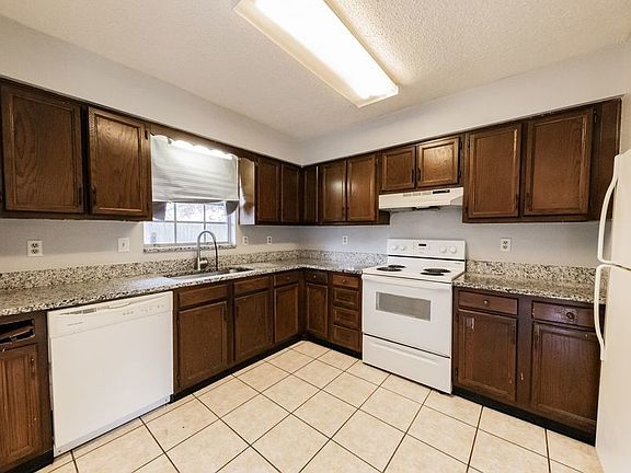 4th image of 425 S Carpenter Ave #B