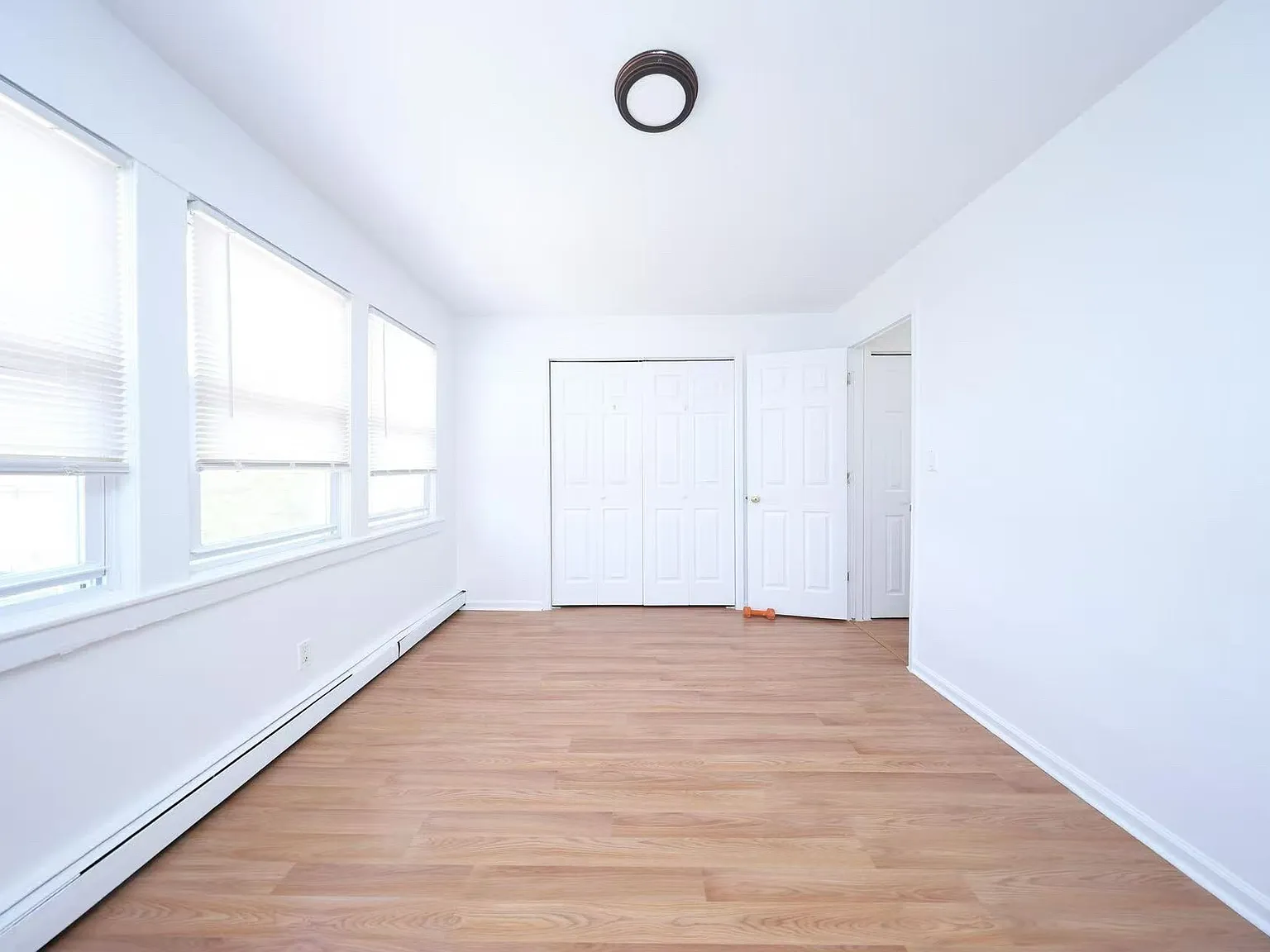 4 bed, 2.5 bath, 1410 sqft, $3,300 — Photo 4