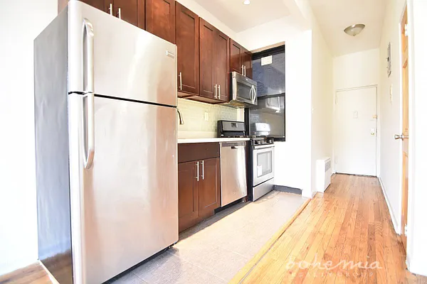 Rented by Bohemia Realty Group | media 7