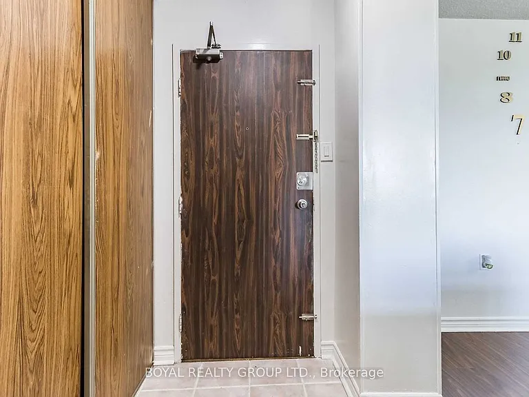 18 Knightsbridge Rd #303 — Photo 7