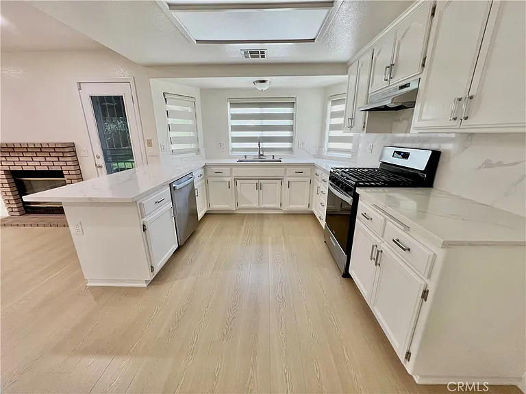 759 E Avenue J6 — Photo 12
