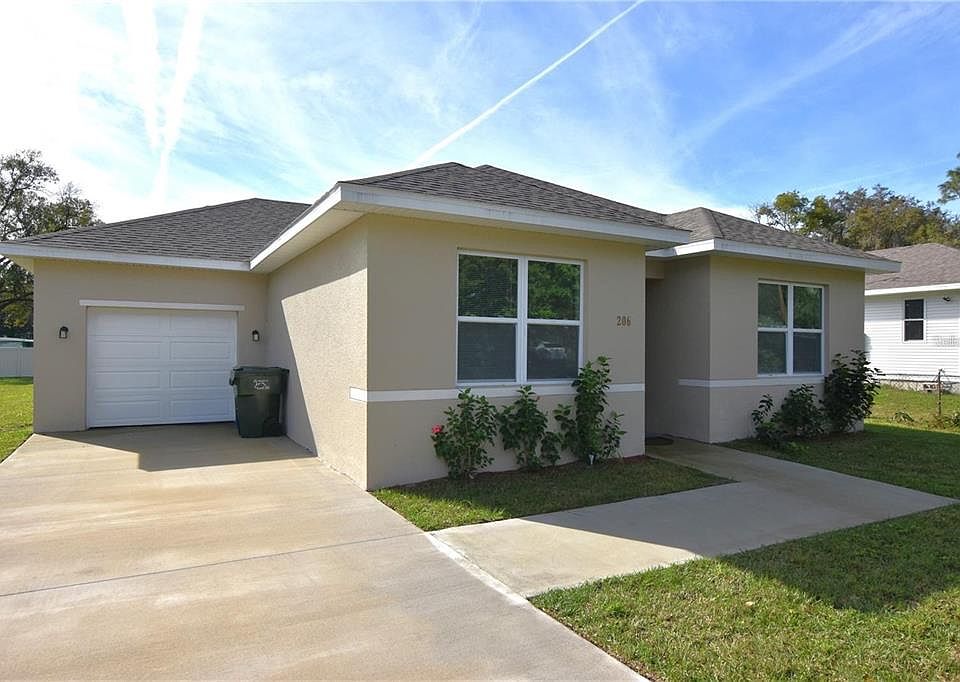 1st image of 206 W Crescent Dr