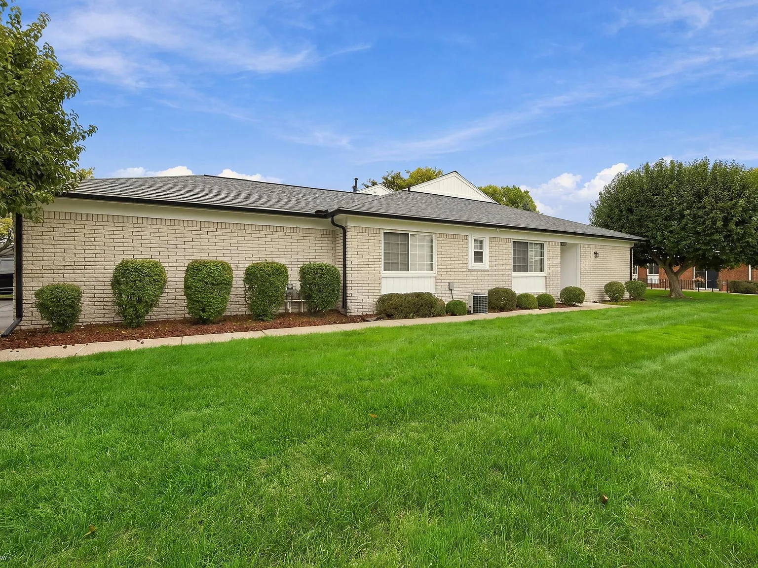 2 bed, 2.0 bath, 1155 sqft, $2,200 — Photo 1