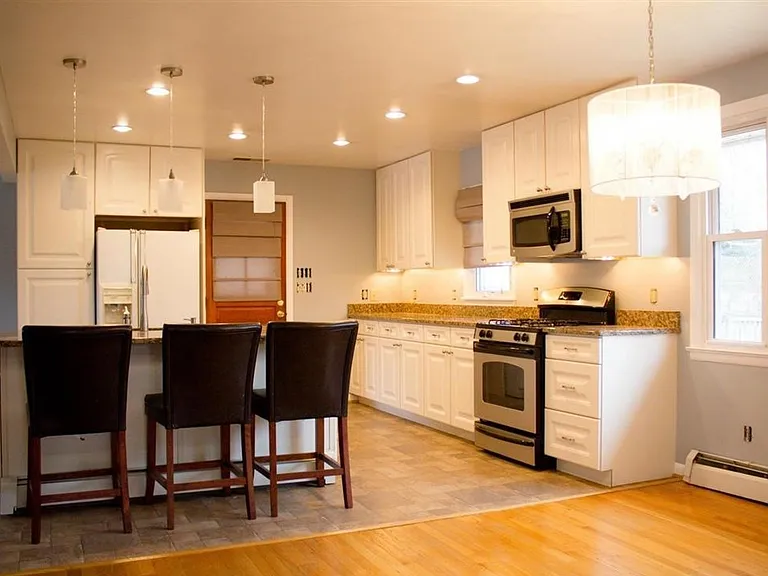 207 Dawson Dr — Photo 2